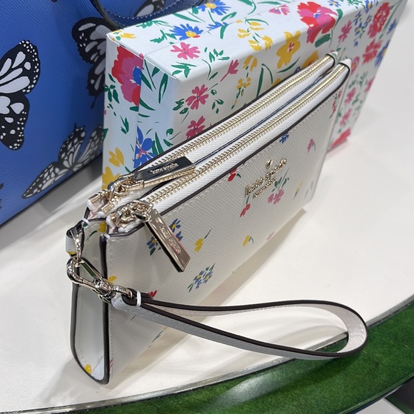 Kate Spade Staci Garden Bouquet Boxed Zip Wristlet
Cream Multi - Picture 12 of 16